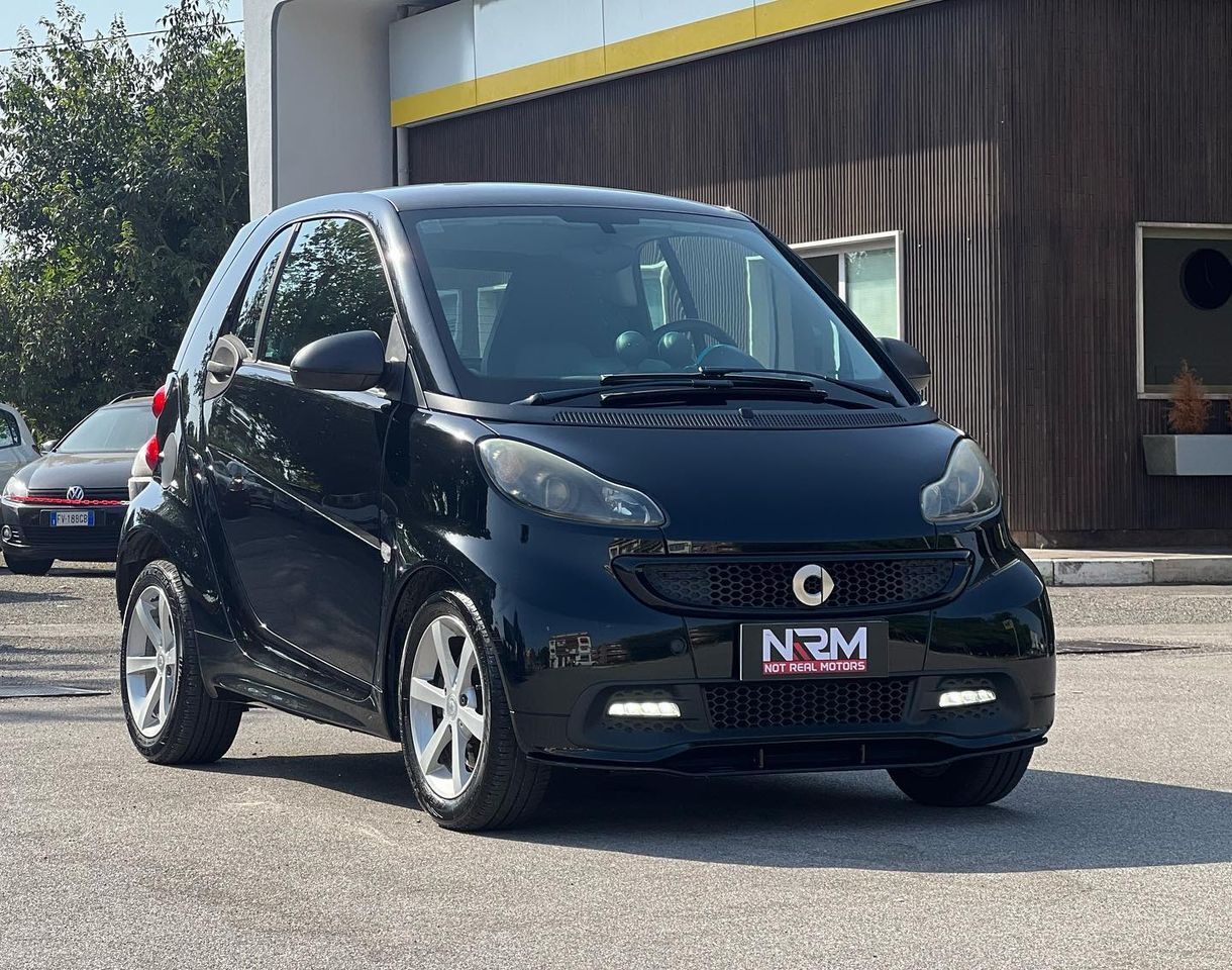 NOT REAL MOTORS di Elvis Novruzaj